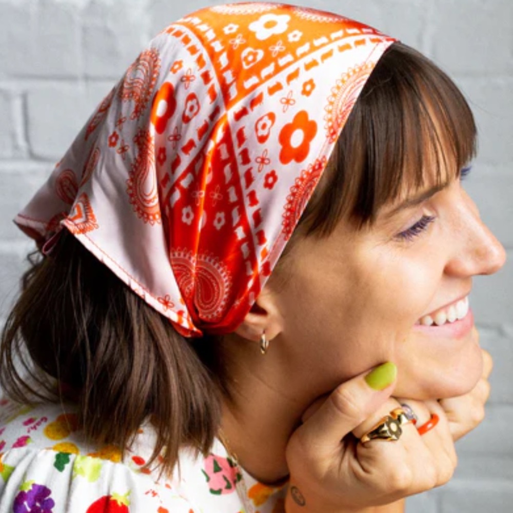 Lisa Says Gah scarf